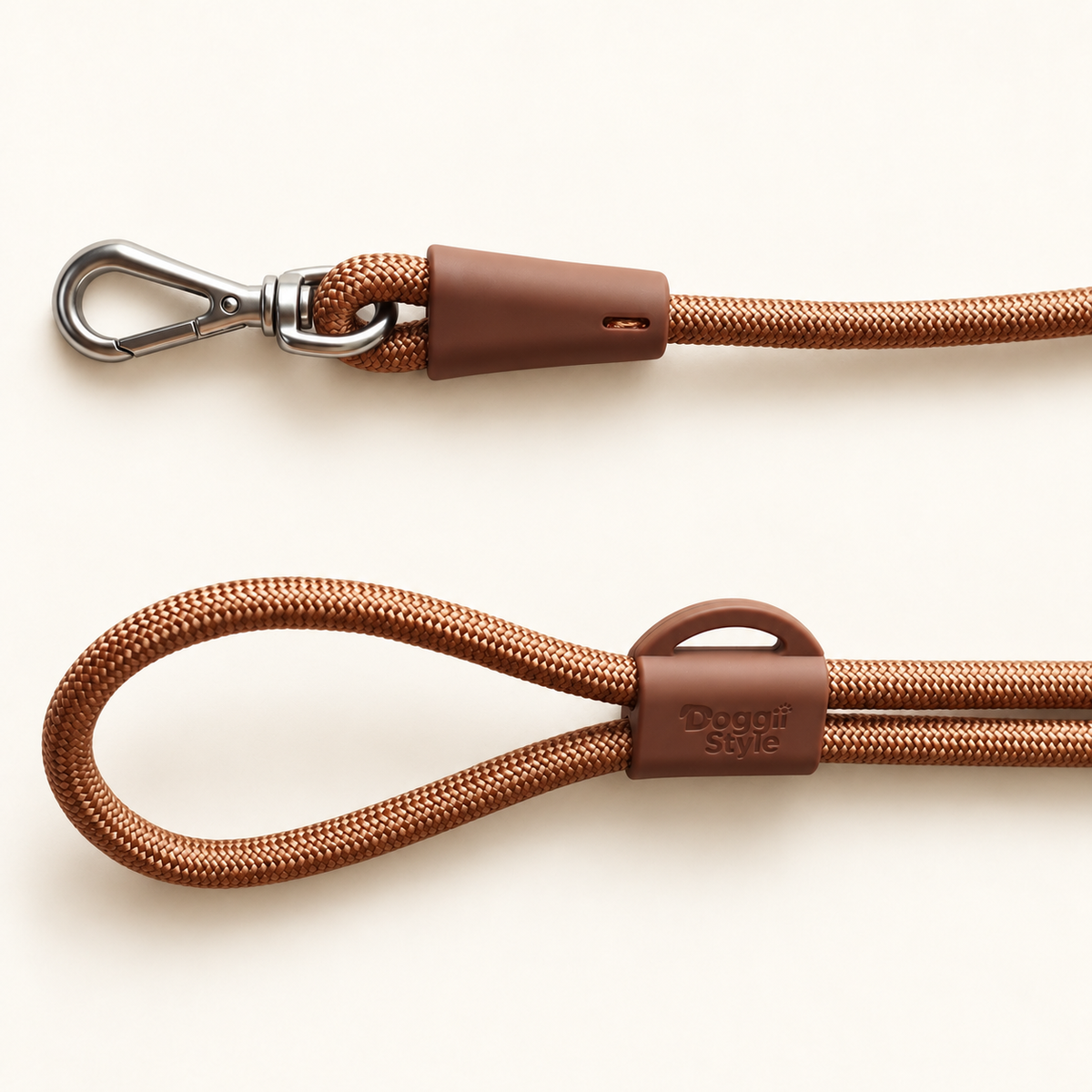 Close-up of the metal snap clasp and adjustable loop on the DoggiiStyle leash